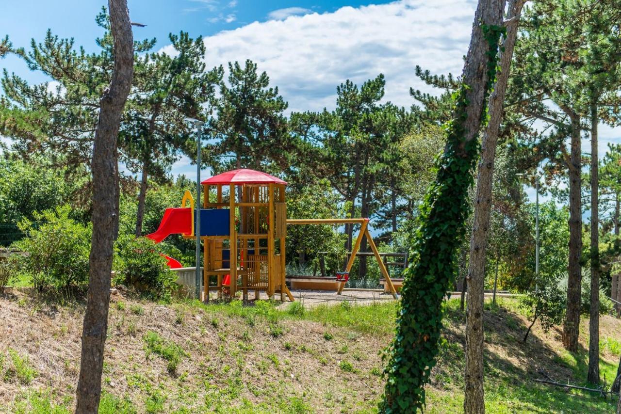 Apartments Pino Рабац Экстерьер фото