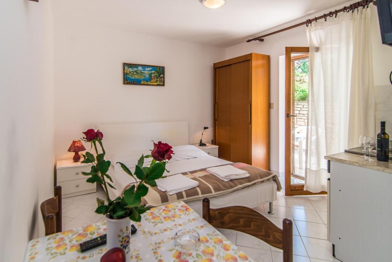 Apartments Pino Рабац Экстерьер фото