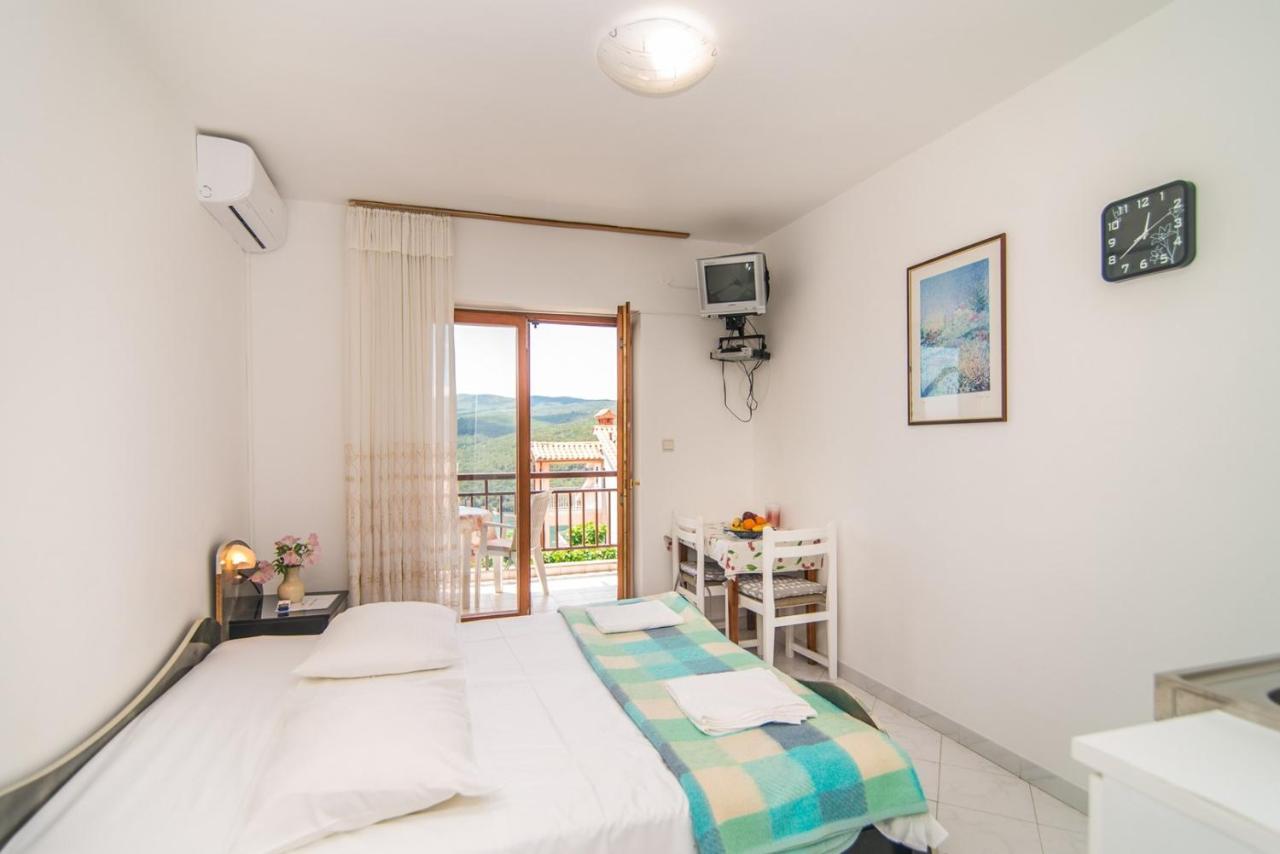 Apartments Pino Рабац Экстерьер фото