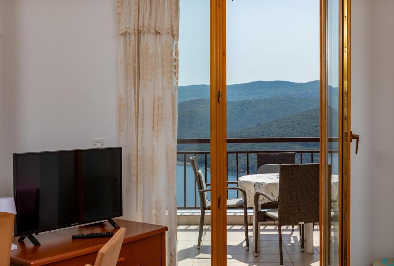 Apartments Pino Рабац Экстерьер фото